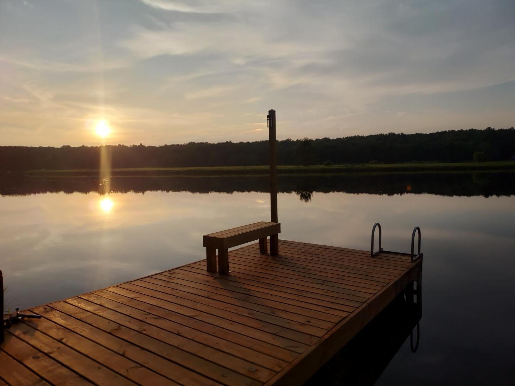 Poconos Brand New Lakefront Oasis 1 Acre, Hottub Gameroom Firepits Talk About Privacy Albrightsville Екстер'єр фото