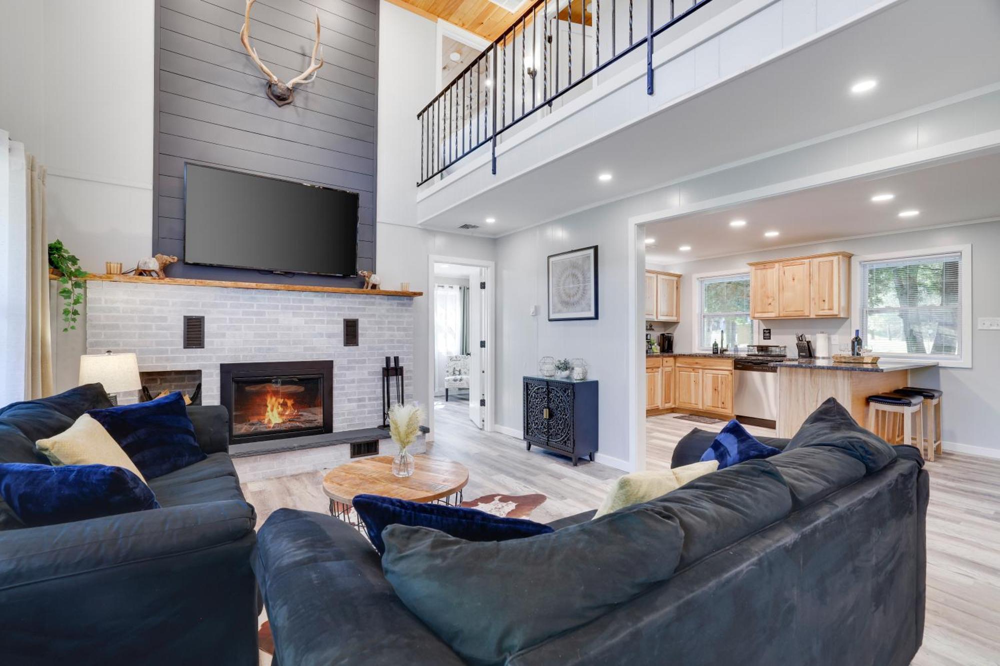 Poconos Brand New Lakefront Oasis 1 Acre, Hottub Gameroom Firepits Talk About Privacy Albrightsville Екстер'єр фото