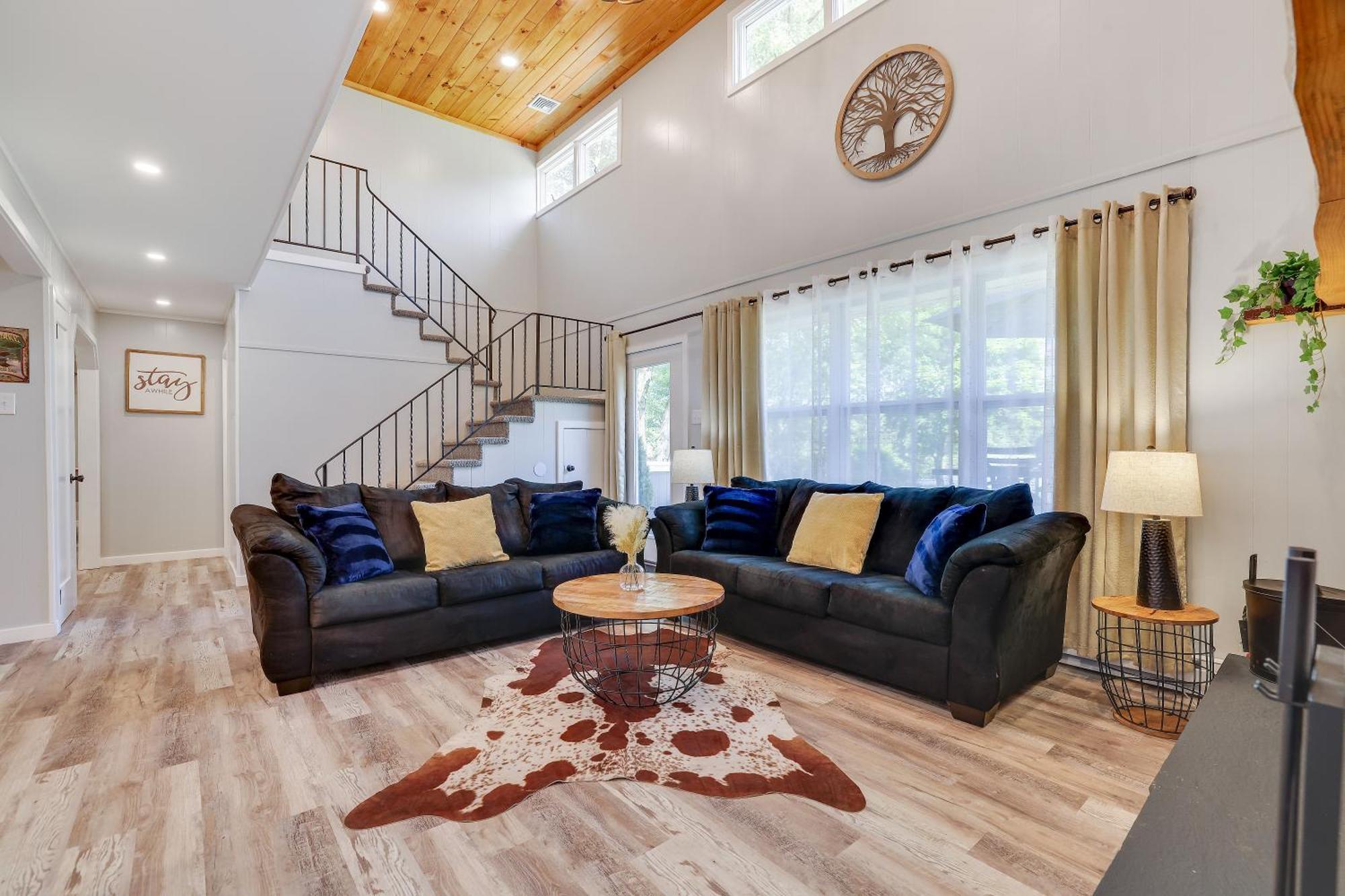 Poconos Brand New Lakefront Oasis 1 Acre, Hottub Gameroom Firepits Talk About Privacy Albrightsville Екстер'єр фото